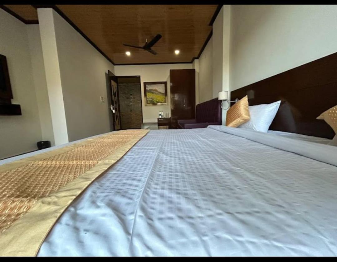 Hotel 7 Heavens Mussoorie Eksteriør billede